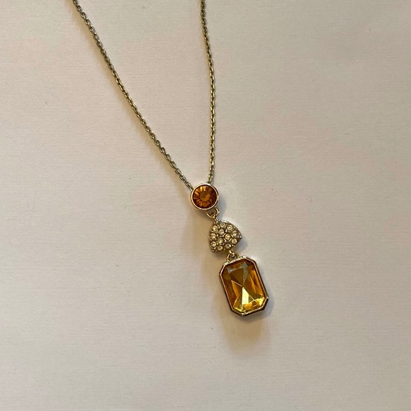 SAQ Fashion Pendant on Chain - Picture 1 of 5